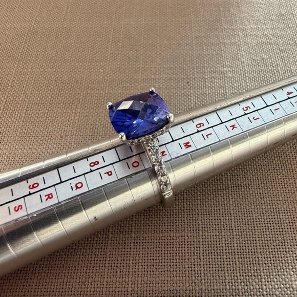 Tacori Jewelry - Tacori Silver Ring with Deep Blue-Purple Teardrop Gem sz 7 EUC